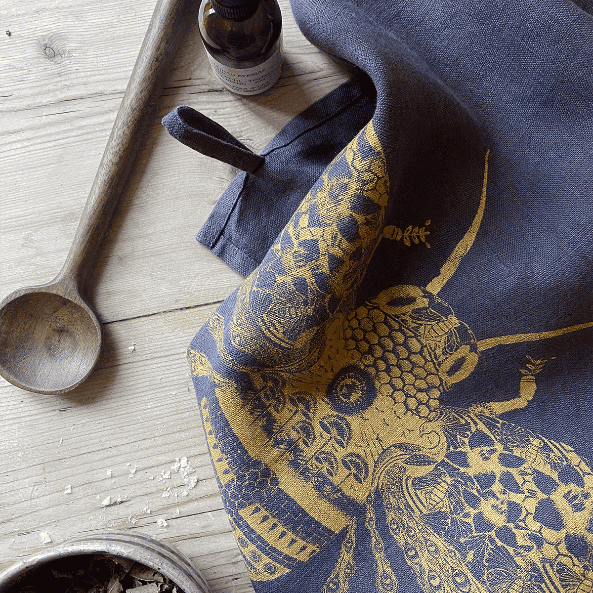 GeorgieLettersPic Linen Teatowel Smoke Gold Bee2