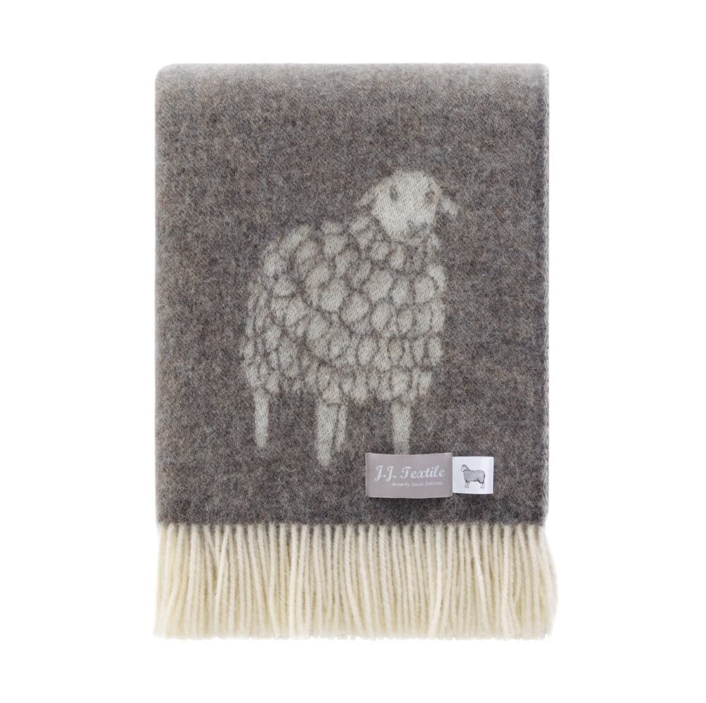 Folded sheep throw wool Folded sheep throw wool